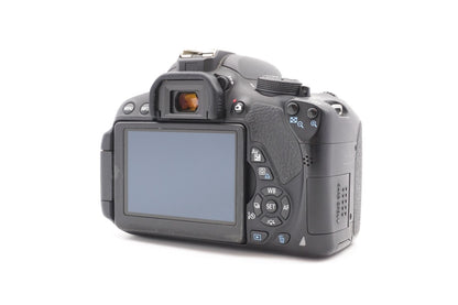 Canon EOS 700D Digitalkamera DSLR Kamera + EF-S 18-55mm IS STM Kit | Refurbished