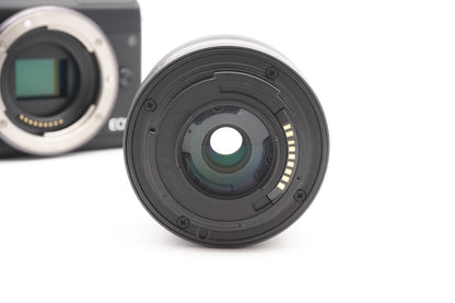 Canon EOS M100 Systemkamera Digitalkamera Kamera Kit 15-45mm Lens – Refurbished