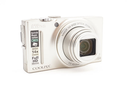 Nikon Coolpix S8200 Digitalkamera Kamera Kompaktkamera 14x Zoom - Refurbished