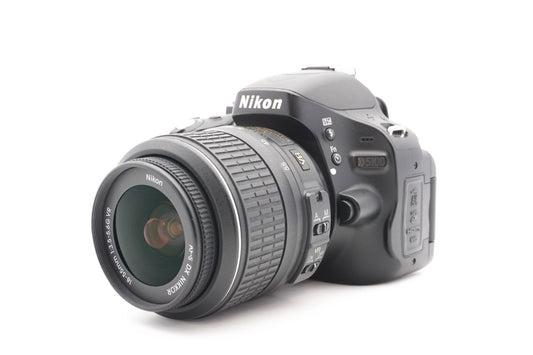 Nikon D5100 Digitalkamera + AF-S 18-55mm G VR Spiegelreflex Kamera – Refurbished