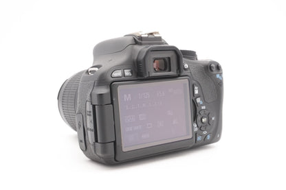 Canon EOS 600D Digitalkamera Kamera + EF-S 18-55mm III Objektiv | Refurbished