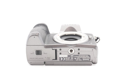 Panasonic Lumix G70 + 14-42mm Kit Systemkamera DSLM 16MP 4K Silber | Refurbished