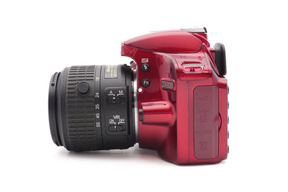 Nikon D3200 Digitalkamera Kamera DSLR + AF-S 18-55mm G VR II Lens - Refurbished