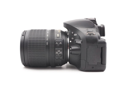 Nikon D5200 Digitalkamera + AF-S 18-105mm G VR Spiegelreflex Kamera Refurbished