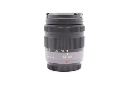 Panasonic Lumix G Vario 14-42mm 3.5-5.6 ASPH. Mega O.I.S. MFT – Refurbished