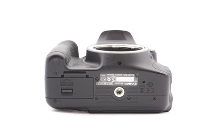 Canon EOS 600D Digitalkamera Kamera + EF-S 18-55mm IS II Objektiv | Refurbished