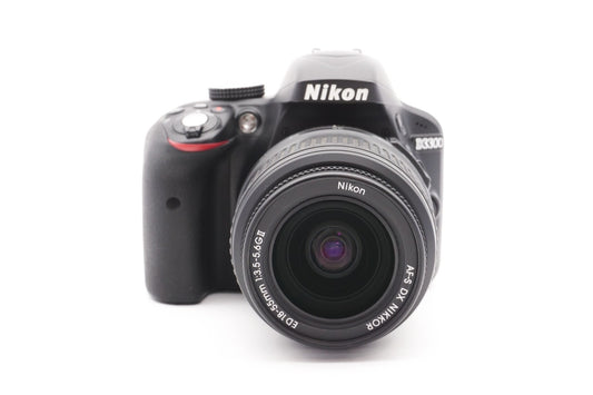 Nikon D3300 Digitalkamera Kamera DSLR + AF-S DX 18-55mm G II Lens - Refurbished