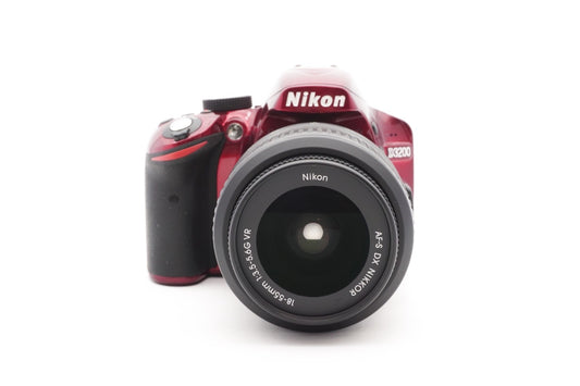 Nikon D3200 Digitalkamera Spiegelreflexkamera DSLR + AF-S 18-55mm - Refurbished