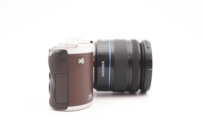 Samsung NX300 Digitalkamera + 18-55mm Kit Kamera Systemkamera DSLM | Refurbished