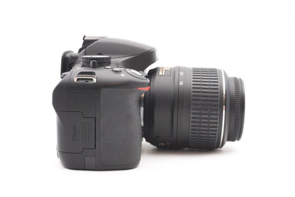 Nikon D5100 Digitalkamera Kamera DSLR + AF-S 18-55mm G VR Objektiv – Refurbished