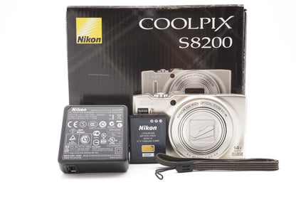 Nikon Coolpix S8200 Digitalkamera Kamera Kompaktkamera 14x Zoom - Refurbished
