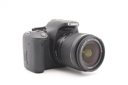 Canon EOS 600D Digitalkamera Kamera + EF-S 18-55mm III Objektiv | Refurbished