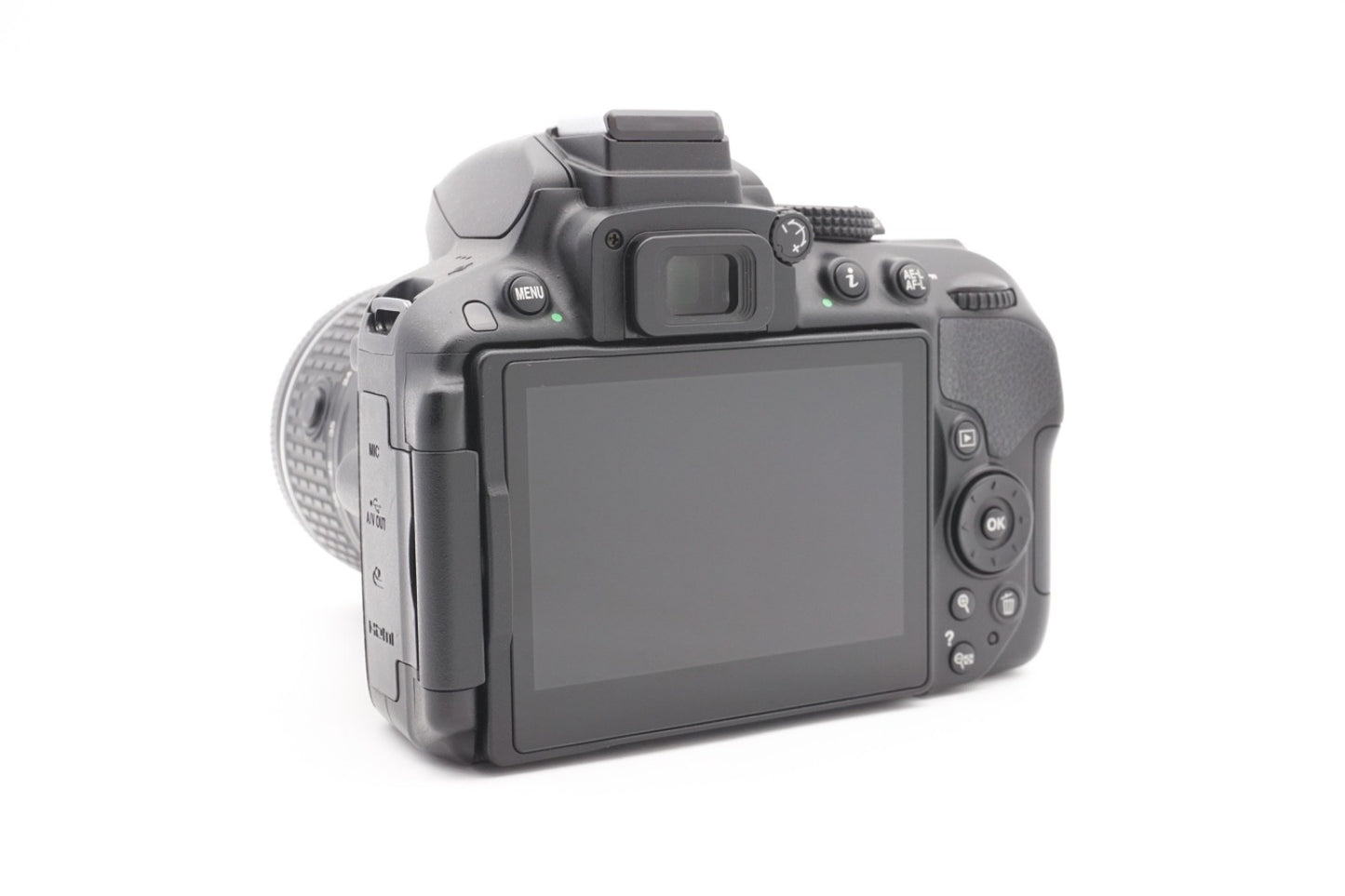 Nikon D5300 Digitalkamera Spiegelreflex Kamera + AF-P 18-55mm G VR – Refurbished