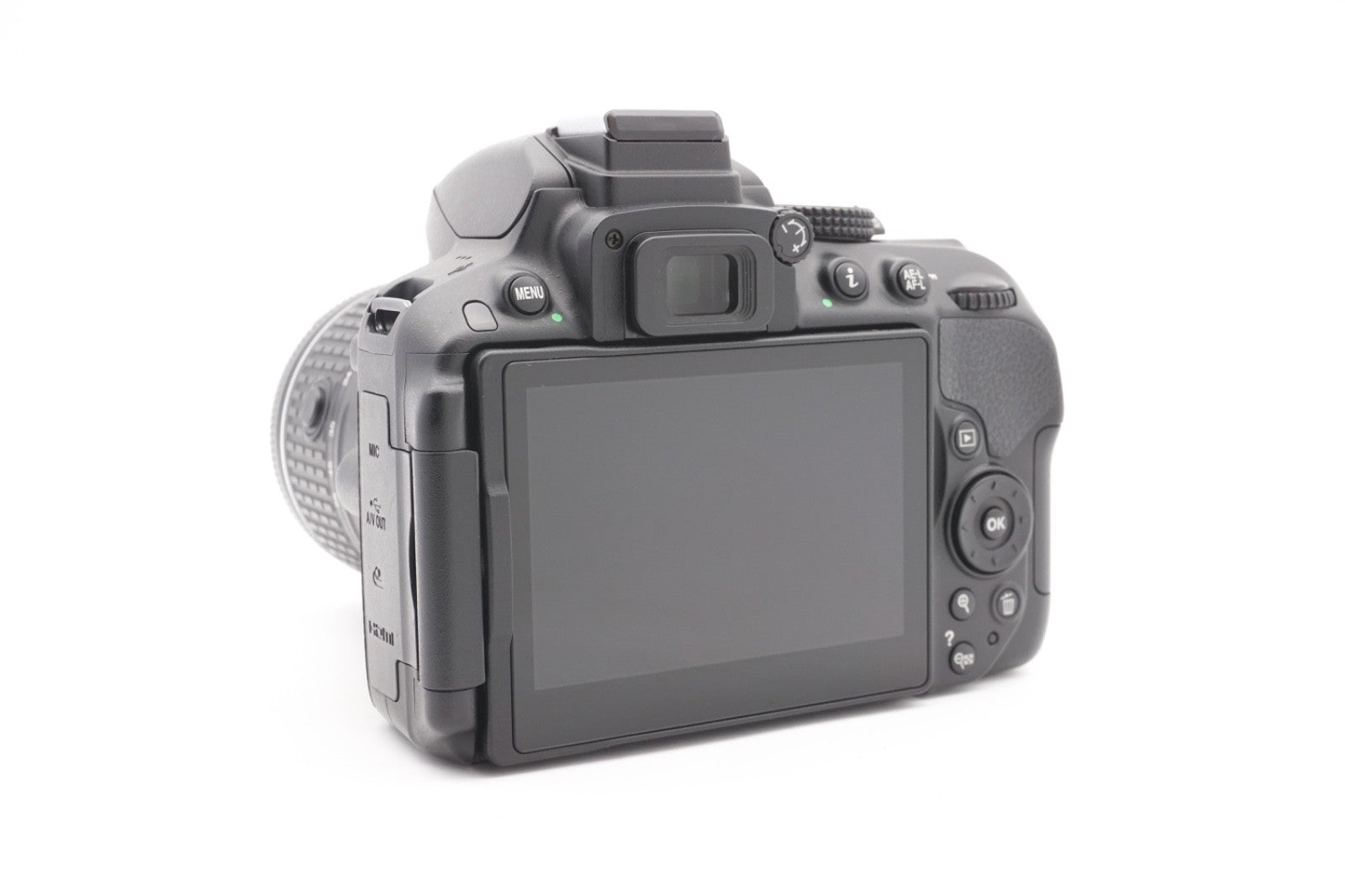 Nikon D5300 Digitalkamera Spiegelreflex Kamera + AF-P 18-55mm G VR – Refurbished